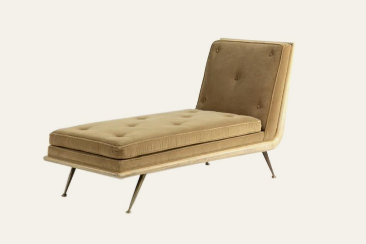 Chaise longue design illustrant une forte variation de prix entre vente élevée et invendu
